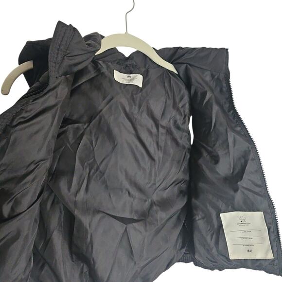 H&M Black Hooded Puffer Vest 6/7 in kids - Picture 2 of 4